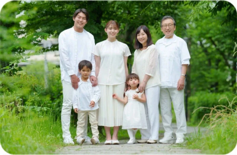 親から子へ、そして子から親へ。世代で受け継がれ、育まれる家族の想い出。